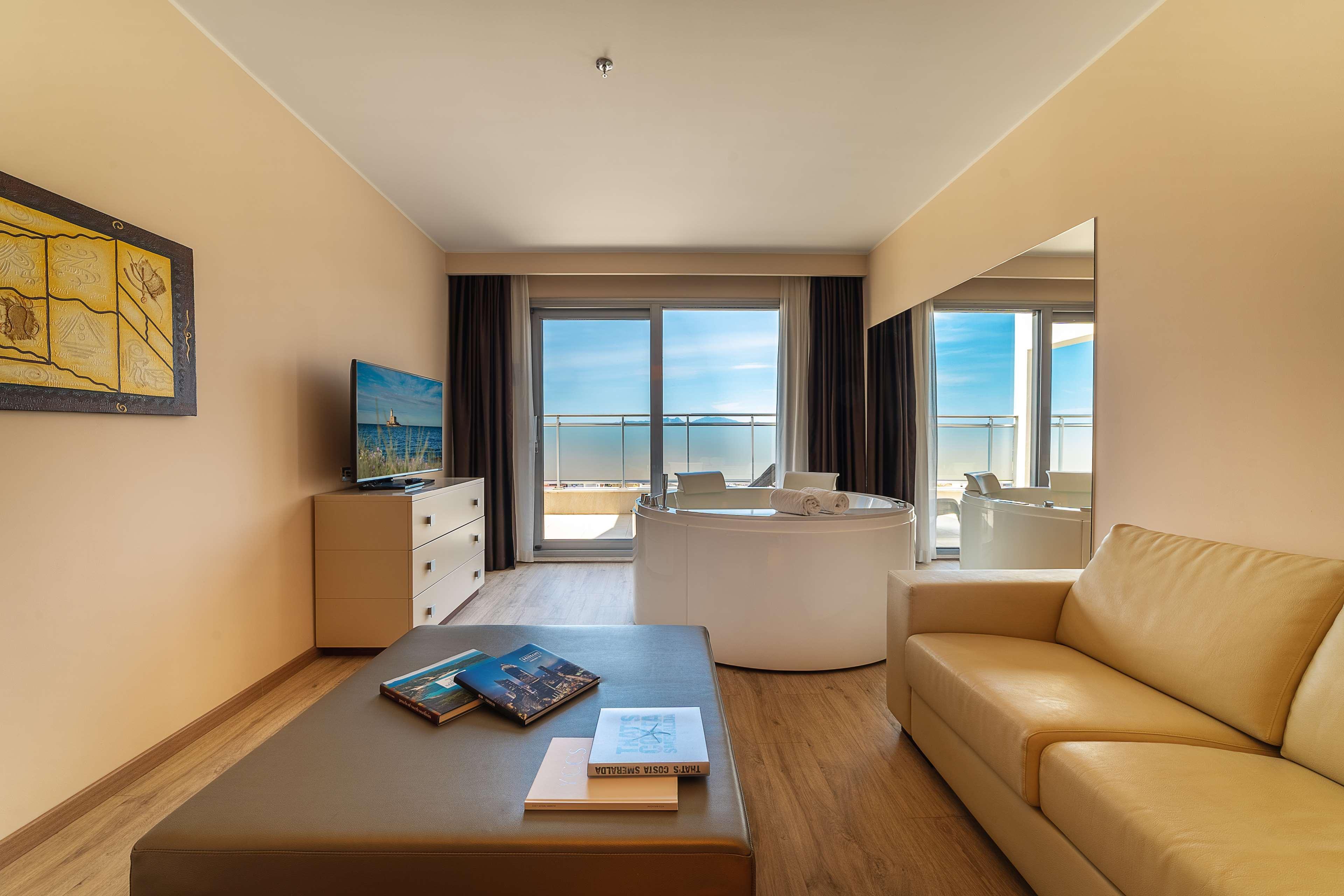 Delta Hotels By Marriott Olbia Sardinia Exterior foto