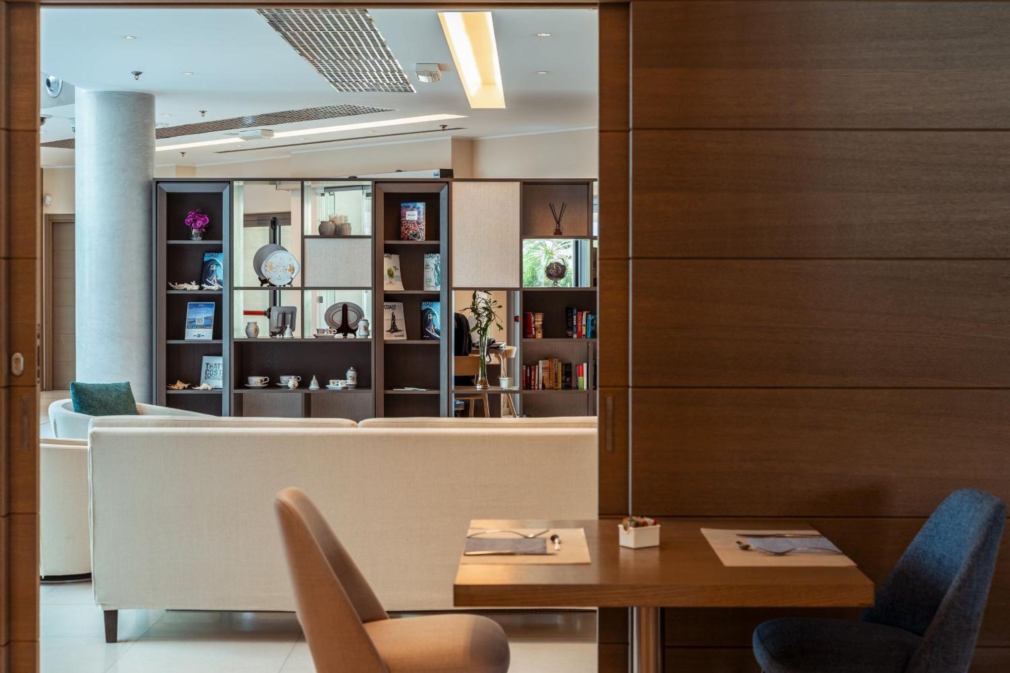 Delta Hotels By Marriott Olbia Sardinia Exterior foto