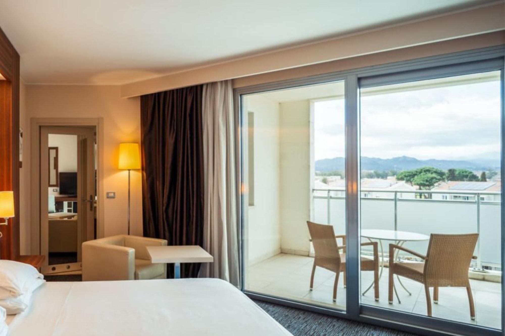 Delta Hotels By Marriott Olbia Sardinia Exterior foto